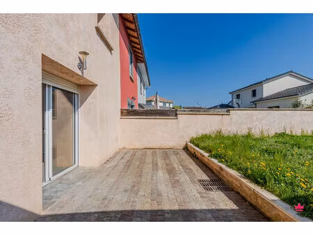 maison récente 5 pièces à vendre à meyzieu - secteur calabres