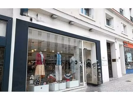 location commerce brest 163 m²