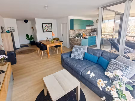 à vendre – superbe appartement f4 à torcy  secteur recherché proche du lac