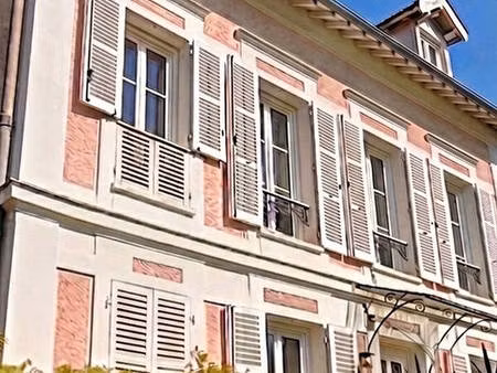 lumineuse maison familiale f6 idéalement située à avon.