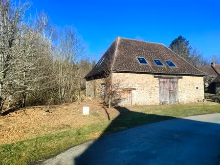 grange en pierre de 160 m² à ladignac-le-long