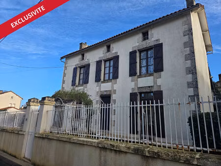 maison 5 pièces 115 m² à vendre / acheter civray 86400 ? | era immobilier