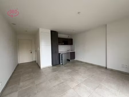 location appartement 1 pièce 27m² frouzins 31270
