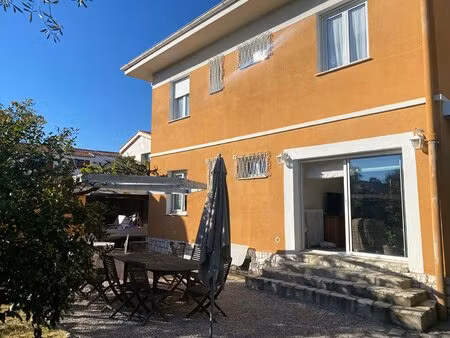 villeneuve-loubet  à deux pas du littoral  maison individuelle divisée en 2 beaux...