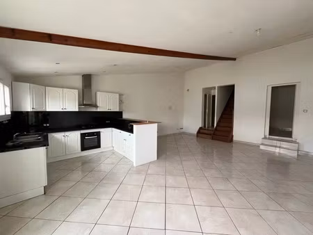 vente maison 4 pièces 77 m² à pauillac (33250)  140 400 €