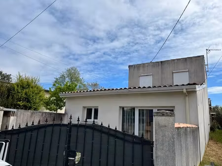 vente maison 4 pièces 77 m² à pauillac (33250)  150 500 €