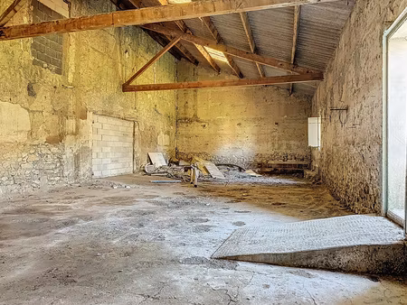 grange à renover avec jardin centre ville