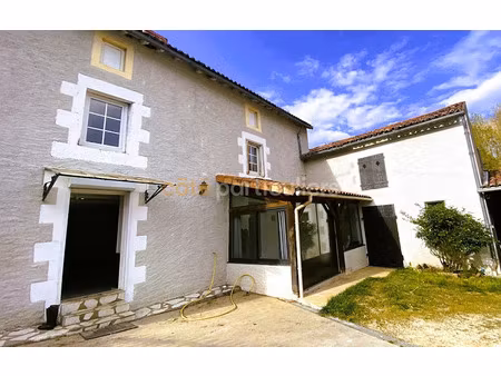 vente maison 4 pièces 106.77 m² à poitiers (86000)  180 000 €