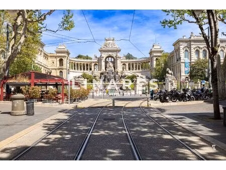 longchamp - appartement t3 de 70m2 - 13001