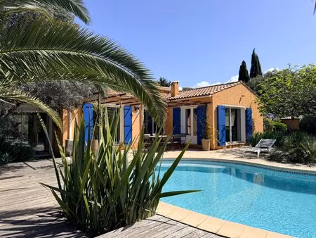 bagnols en foret villa individuelle 200m2 env terrain 2000m2 env piscine dépendances