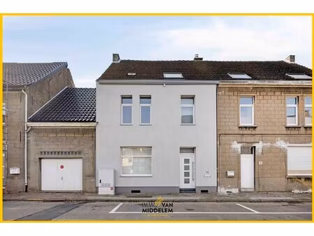 energiezuinige 2-gevelwoning met 3 slpks  terras en tuin