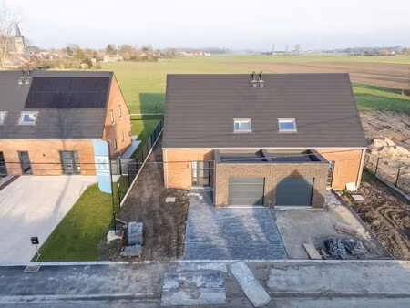 2 nouvelles maisons avec garage à saint-léger