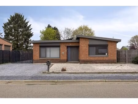 te koop: gerenoveerde woning met 3 slaapkamers te heusden-zolder!