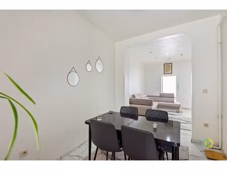 instapklaar gelijkvloersappartement met tuin