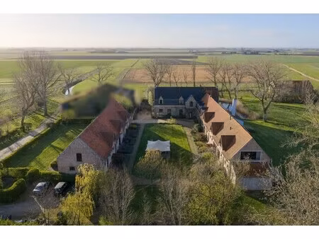 exclusieve historische herenhoeve 'groot noordhof' met 8 vergunde vakantielogies op toplig