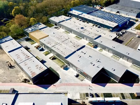 nb kmo-unit (411.55m²) te koop met 2 private parkeerplaatsen voor de deur  elektrische sec