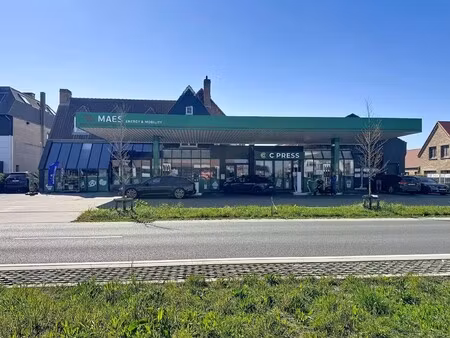 uiterst gunstig gelegen commerciële ruimte