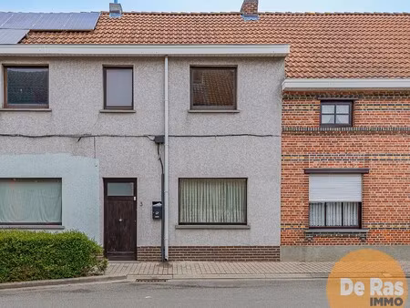 lede centraal gelegen renovatiewoning met terras