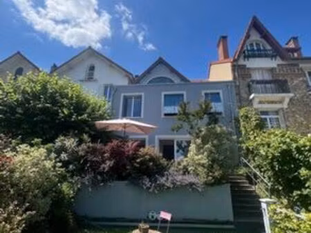 maison de luxe de 8 pièces en vente à suresnes  île-de-france