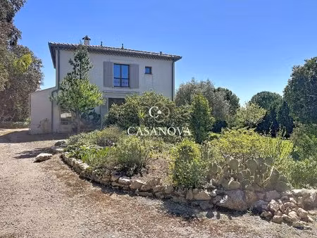 maison de 230 m² sur joli jardin de 1700m²