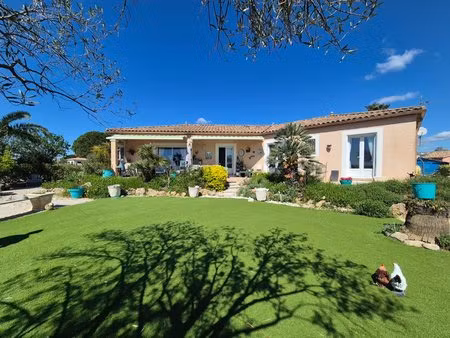 maison de plain pied 140m2 avec piscine sur 1161 m2 de terrain