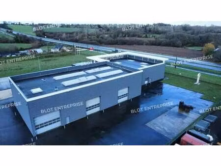 location local d'activités 1 373 m²