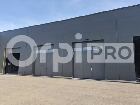 location local d'activités 116 m²