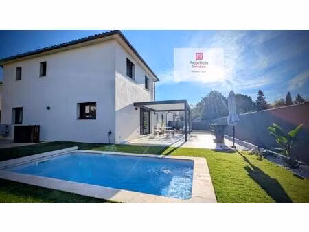villa 4 /5 pièces 114 m² 3 avec piscine  et garage