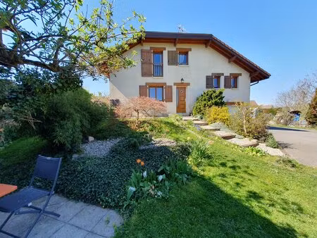 maison avec piscine   secteur calme