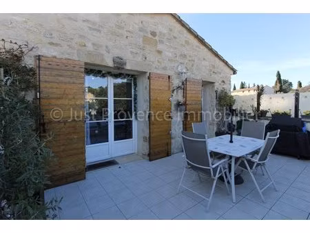 appartement caromb 3 pièces 82 m2 avec terrasse d'environ 21 m² avec vue.