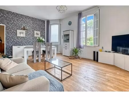 maison de 5 pièces de 130 m2 en vente à saint-astier - idéal pour familles