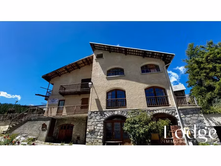 vente maison 12 pièces 400m2 pelvoux 05340 - 490000 € - surface privée