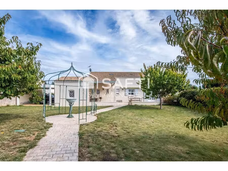 vente maison 5 pièces 157 m² à saint-pierre-d'amilly (17700)  316 000 €