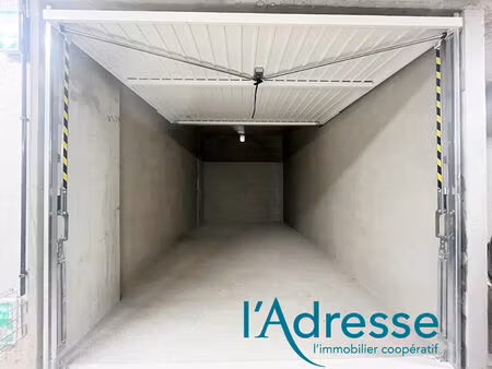 location parking / box  12.00m²  champs