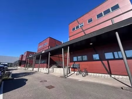 location bureaux 140 m²