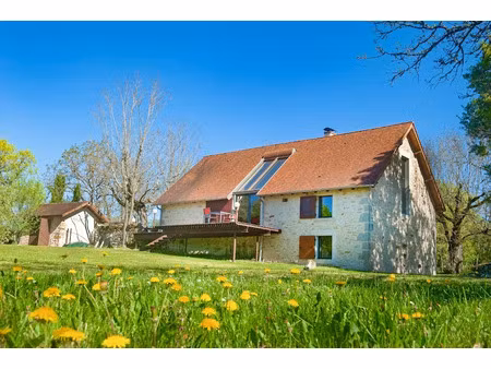 vente maison 5 pièces à figeac (46100)  393 750 €