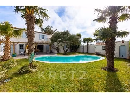 villa de 203m² avec 5 suites et piscine