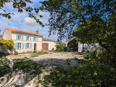 maison charentaise de charme à vendre beau potentiel
