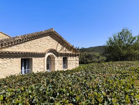 uzes appartement dans résidence sécurisée avec piscine