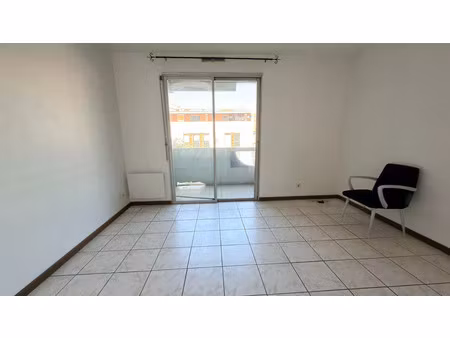 location appartement 1 pièces 18m2 marseille 6eme (13006) - 438 € - surface privée