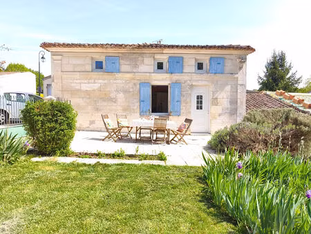 maison charentaise 10 mn de saintes