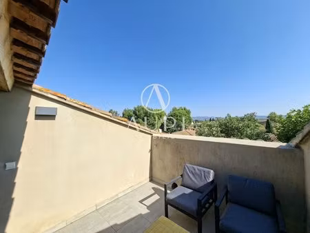 maison de charme rénovée avec terrasse  bassin et vue alpilles