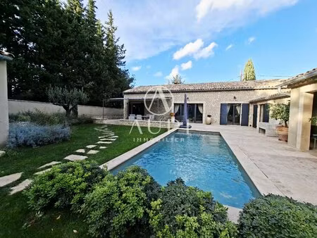 maison de plain-pied avec piscine rénovation haut de gamme 5min à pied du centre ville