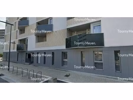 location commerce 211 m² à 486 m²