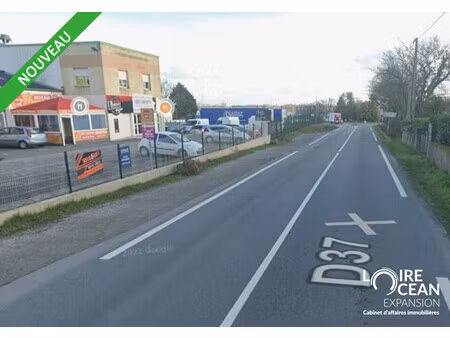 location local professionnel 60m² nantes 44300