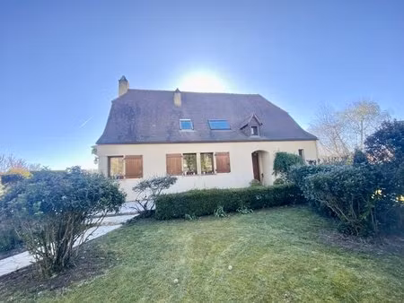 maison de charme avec grand jardin et intimité totale  à distance de marche du centre de..