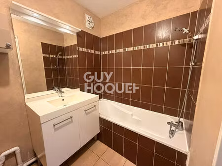 location : appartement 3 pièces (54 m²) à vaulx en velin