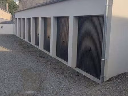 location garage box et parking à laval (53000) : à louer / 30m² laval
