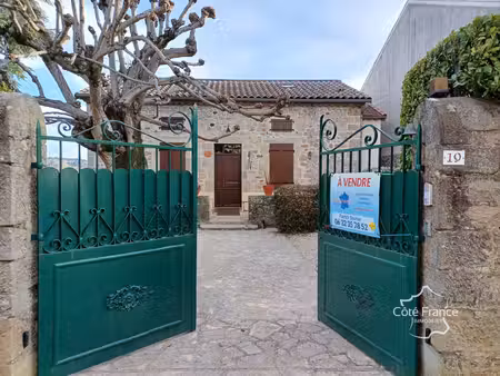 maison de village rénovée avec dépendances et terrain attenant