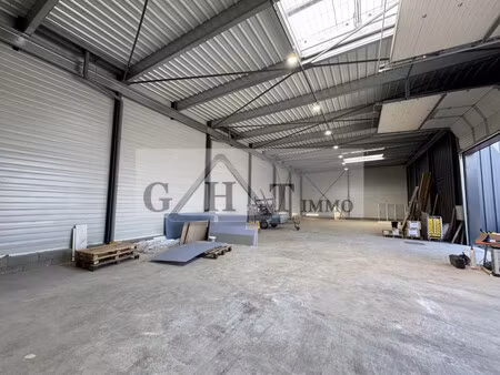 location local commercial